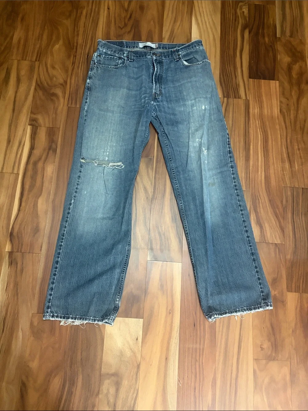 Men's Distressed Blue Loose Straight-Leg Jeans 569 36x36